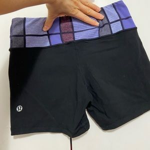 Lululemon align shorts, 4 inch inseam, reversible all black on the inside. EUC
